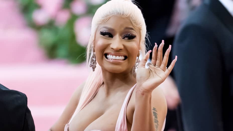1. Nicki Minaj's Iconic Blonde Hair Looks - wide 3