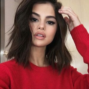 Selena Gomez debuted a new hairstyle for the fall season.