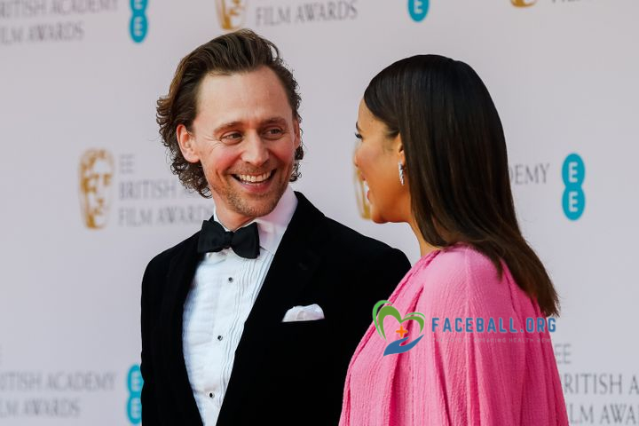 Tom Hiddleston Net Worth: Earnings & All Information You Need To Know.