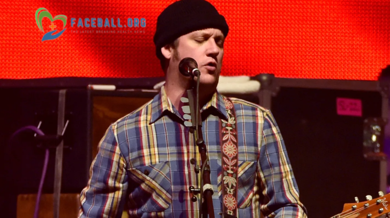 Isaac Brock Net Worth 2022: The Modest Mouse front mans Wealth Revealed