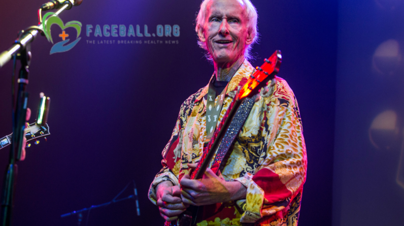 Robby Krieger Net Worth 2022: How Much Money Does the Doors Guitarist Have? 1 Robby Krieger